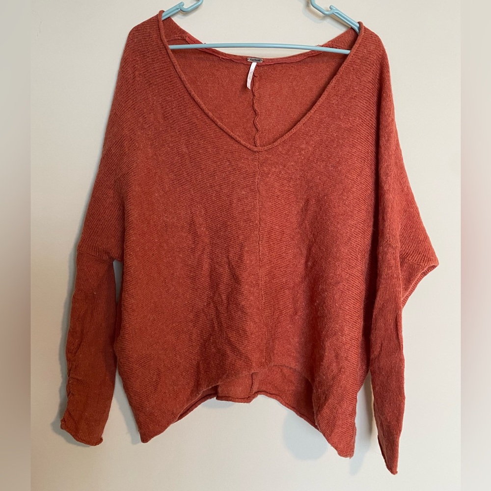 Free people v neck sweater rust orange, size S